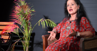 Himani Shivpuri brings Mannu Bhandari’s ‘Akeli’ alive at Razia Baig memorial evening