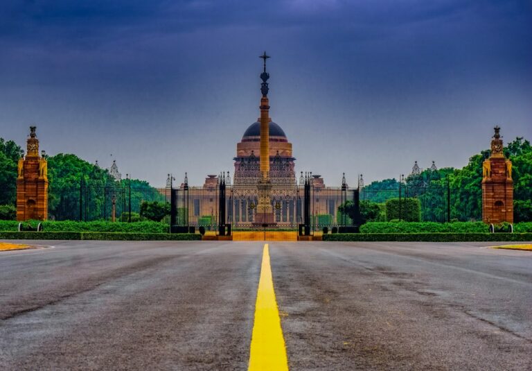 Illustrative photograph of a government building for an article about electoral-roll oversight