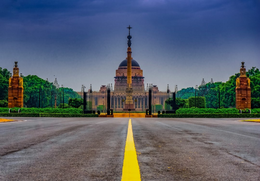 Illustrative photograph of a government building for an article about electoral-roll oversight